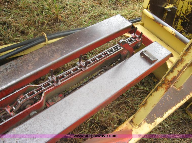 image for item 2794 New Holland Stackliner 1033 bale wagon