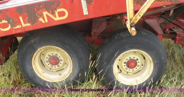 image for item 2794 New Holland Stackliner 1033 bale wagon