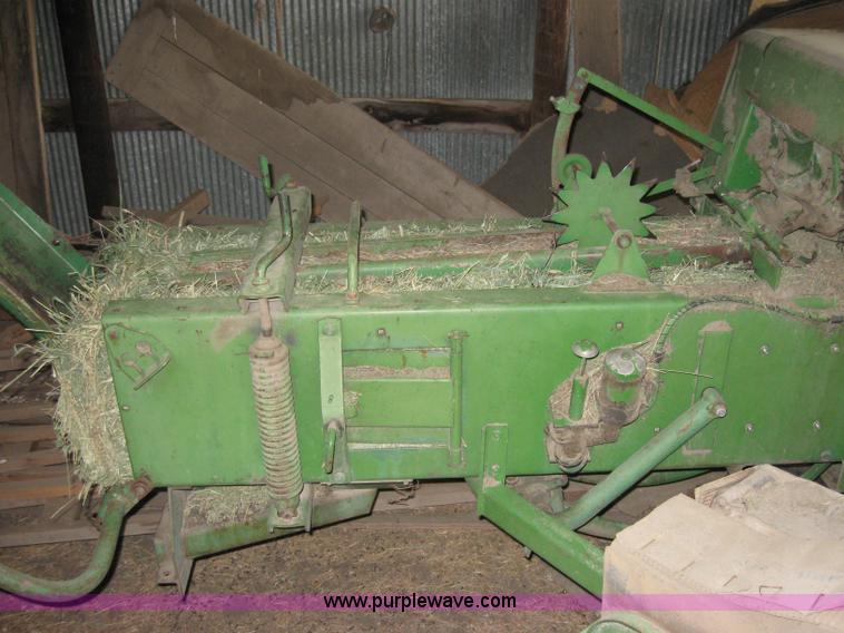 image for item 2795 John Deere 346 square baler