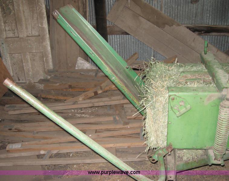 image for item 2795 John Deere 346 square baler