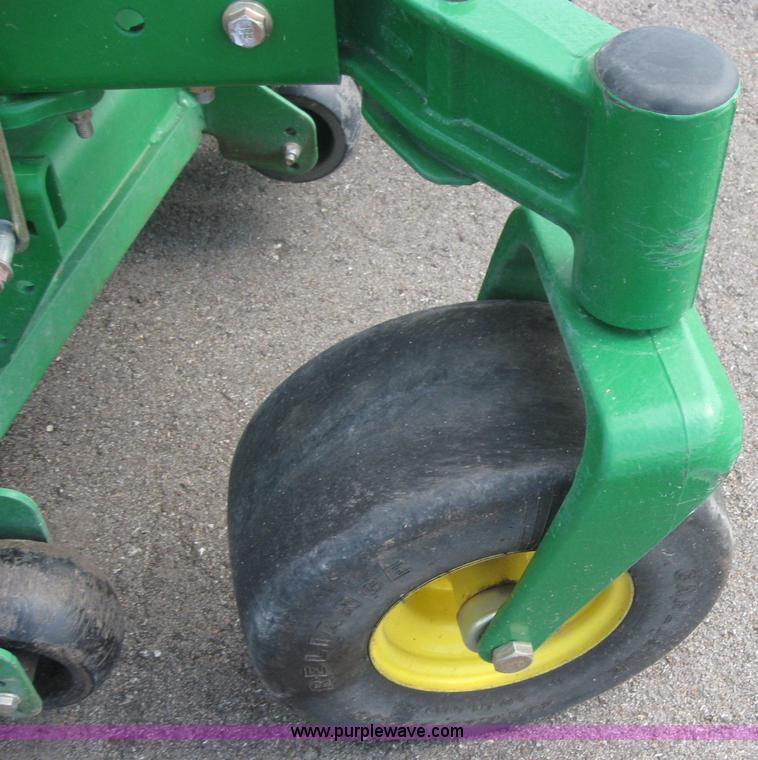 image for item 2798 John Deere Z810A commercial mower