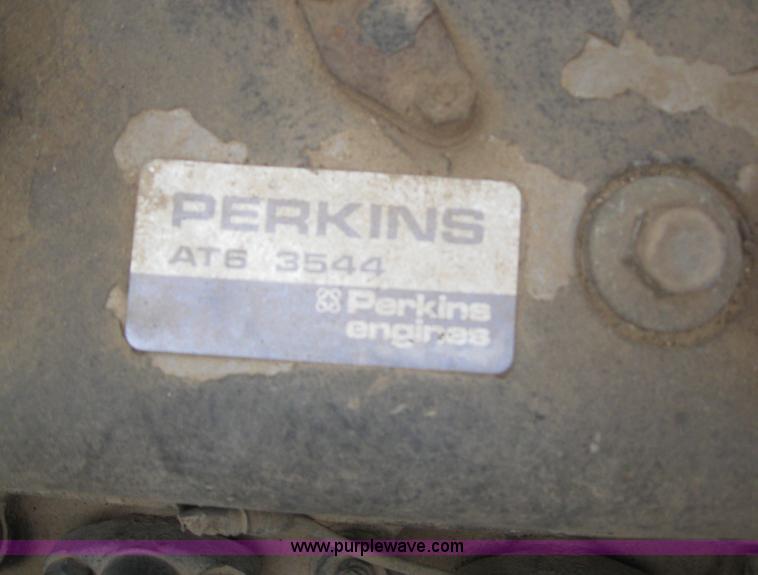 image for item 2969 1981 Massey-Ferguson 860 combine with 24' header