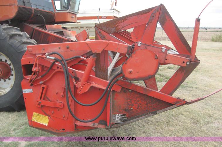 image for item 2969 1981 Massey-Ferguson 860 combine with 24' header