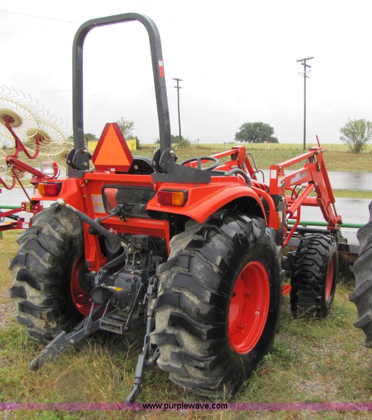 image for item 3190 2008 Kioti DK55 tractor with loader