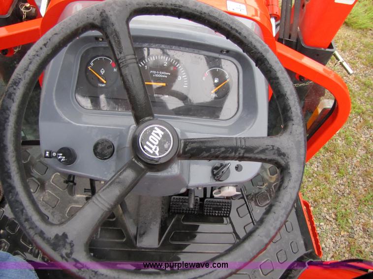 image for item 3190 2008 Kioti DK55 tractor with loader