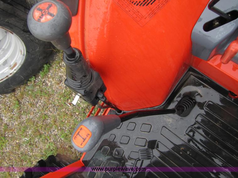 image for item 3190 2008 Kioti DK55 tractor with loader