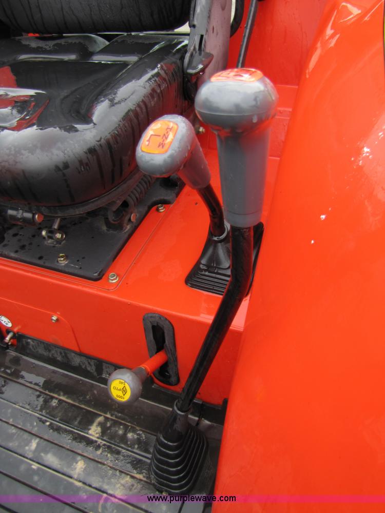 image for item 3190 2008 Kioti DK55 tractor with loader