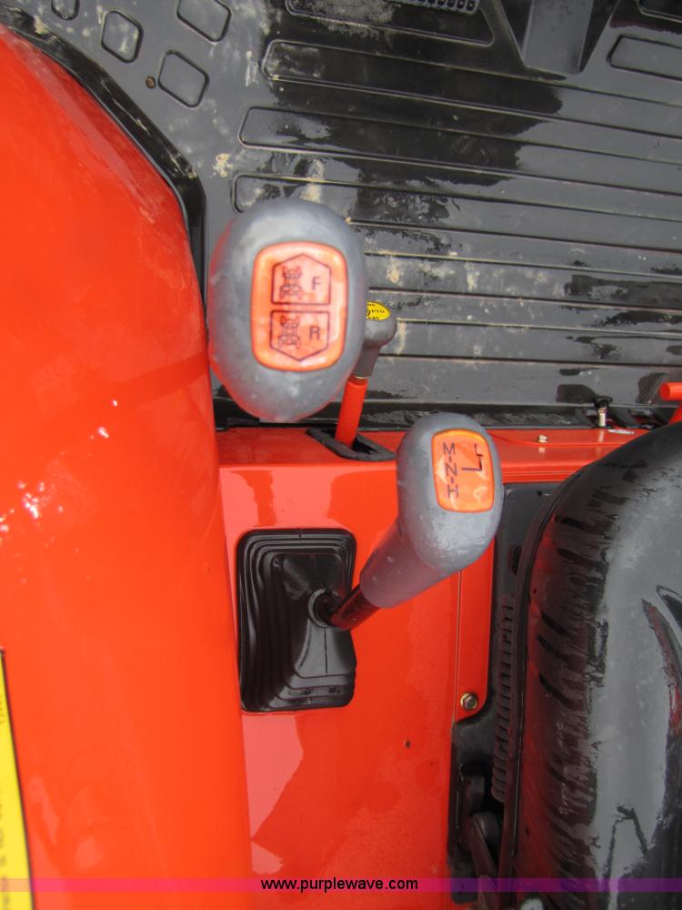 image for item 3190 2008 Kioti DK55 tractor with loader