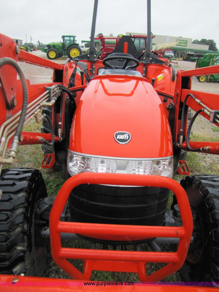 image for item 3190 2008 Kioti DK55 tractor with loader