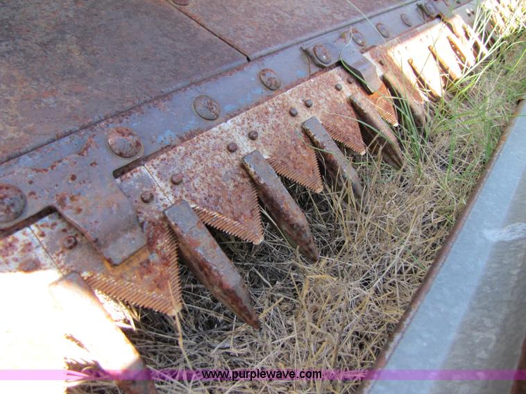 image for item 3425 1986 John Deere 8820 combine