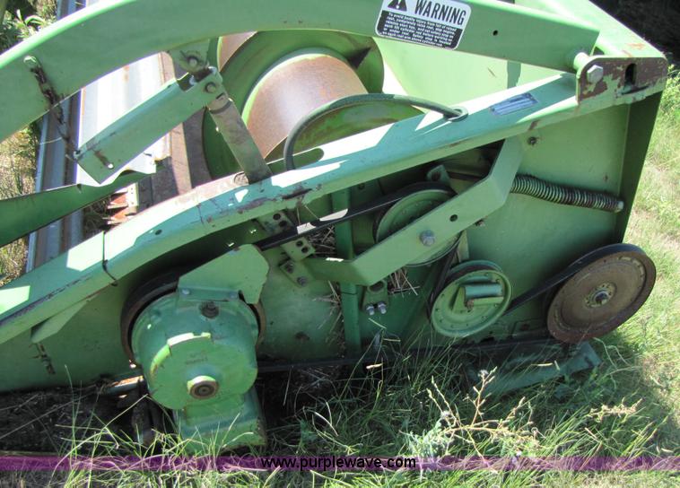 image for item 3425 1986 John Deere 8820 combine