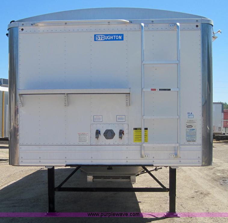 image for item 4120 2009 Stoughton AHV-421T-AR-A 42' grain hopper trailer