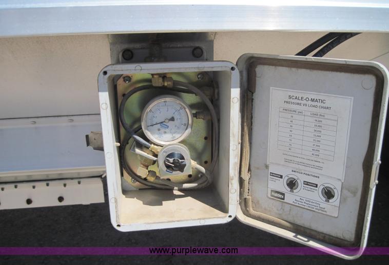 image for item 4120 2009 Stoughton AHV-421T-AR-A 42' grain hopper trailer