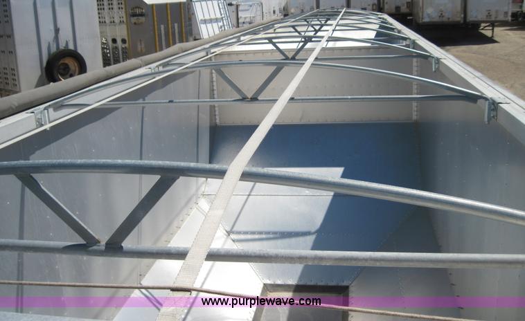 image for item 4120 2009 Stoughton AHV-421T-AR-A 42' grain hopper trailer