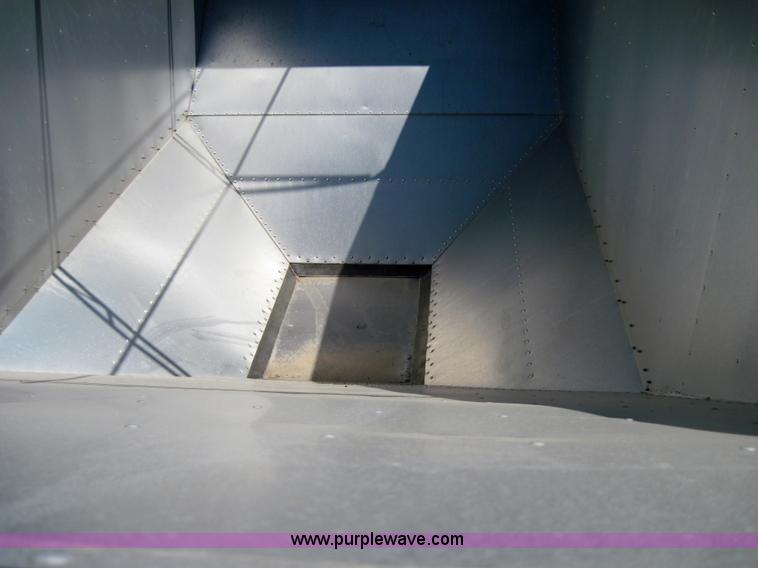 image for item 4120 2009 Stoughton AHV-421T-AR-A 42' grain hopper trailer