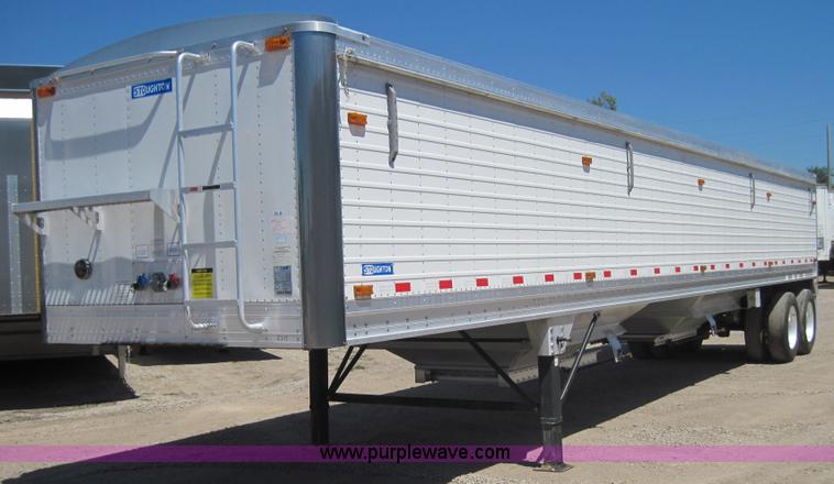 image for item 4123 2009 Stoughton AHV-421T-AR-S 42' grain hopper trailer