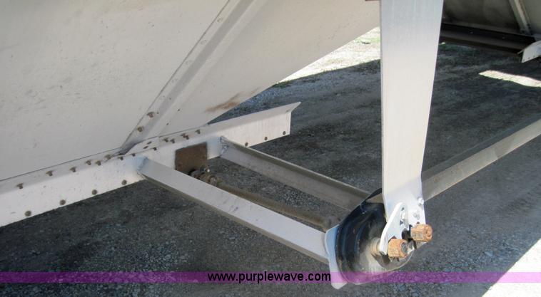 image for item 4124 1996 Merritt 43' grain hopper trailer