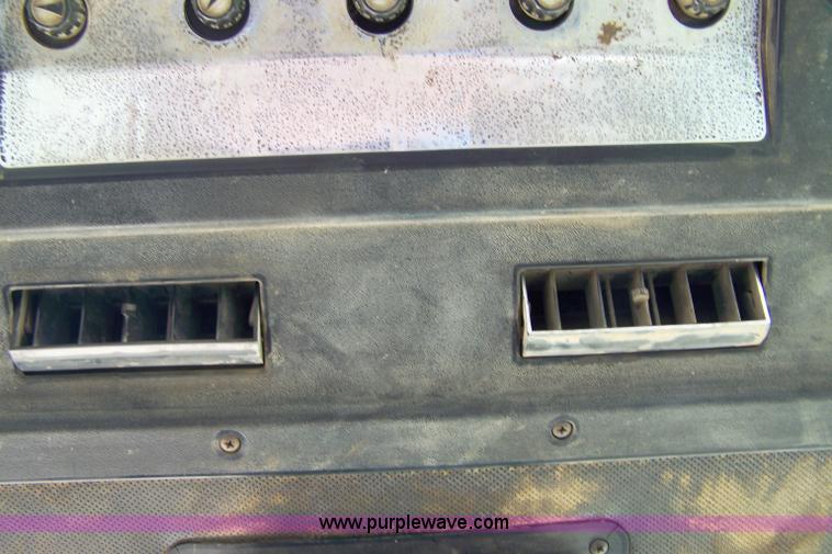 image for item 4134 1976 John Deere 4630 tractor