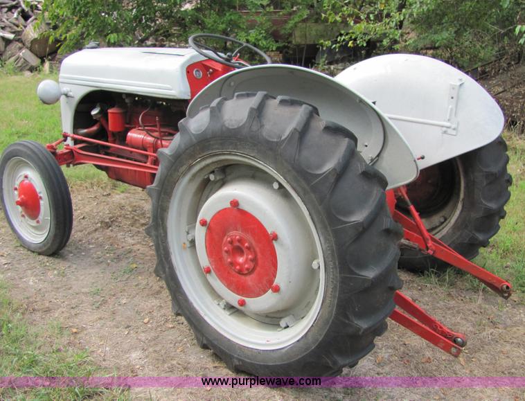 image for item 4905 Ford 9N tractor