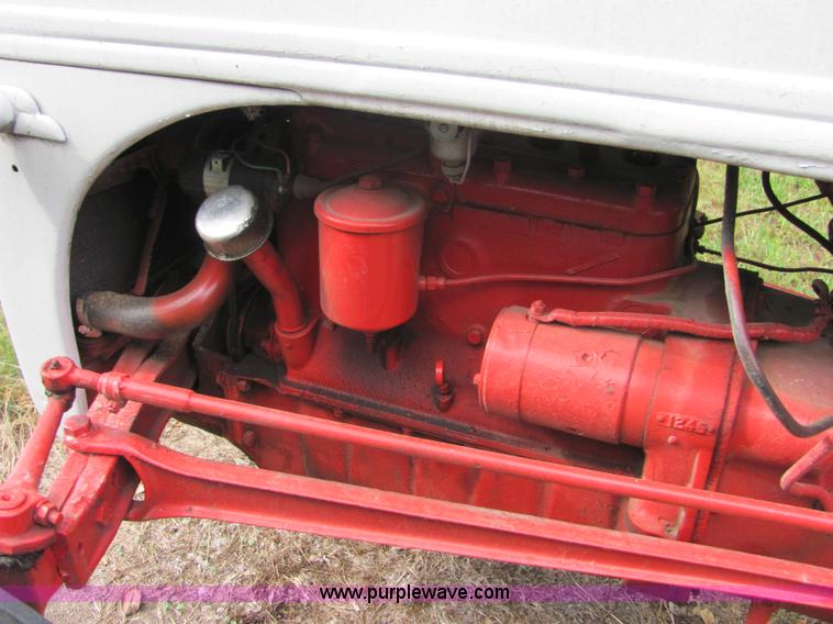 image for item 4905 Ford 9N tractor