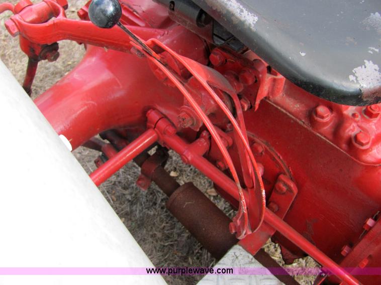 image for item 4905 Ford 9N tractor
