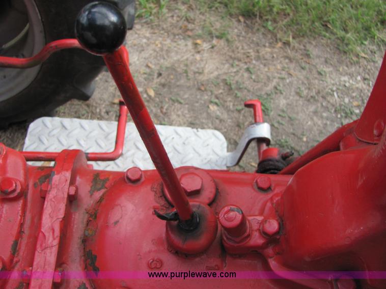 image for item 4905 Ford 9N tractor