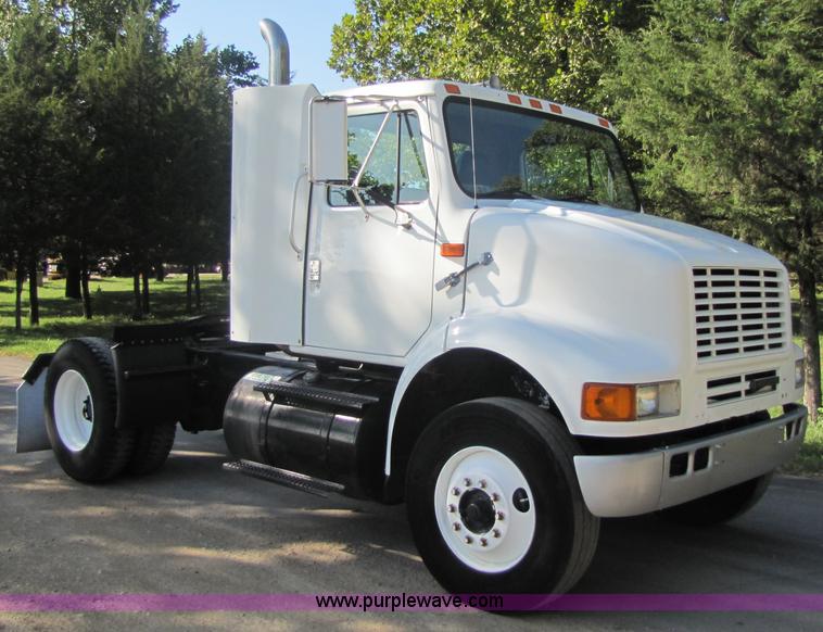 image for item 5208 1999 International 8100 semi truck