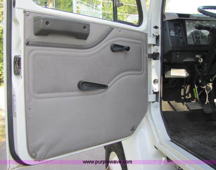 image for item 5208 1999 International 8100 semi truck