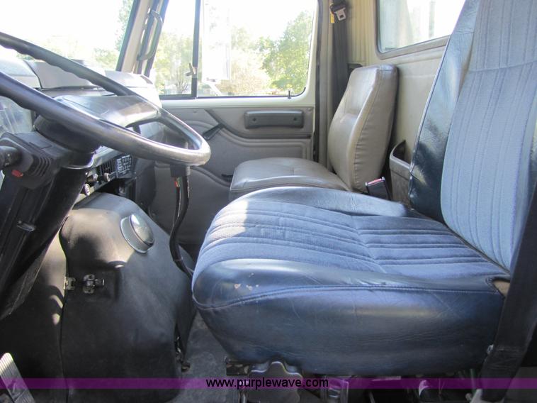 image for item 5208 1999 International 8100 semi truck