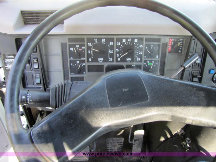 image for item 5208 1999 International 8100 semi truck