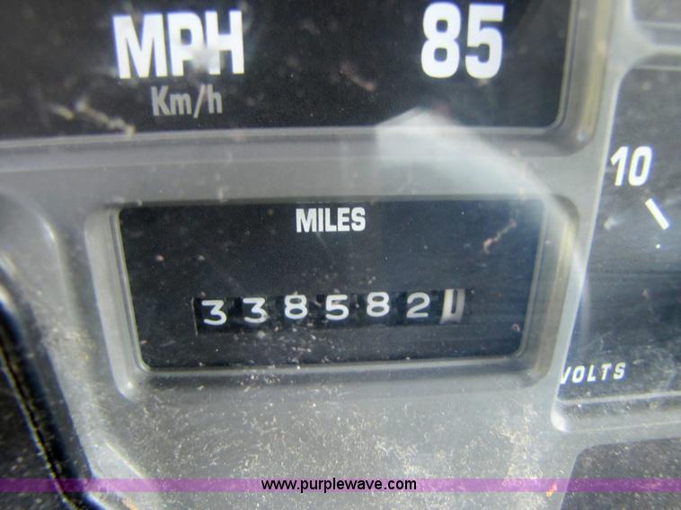 image for item 5208 1999 International 8100 semi truck