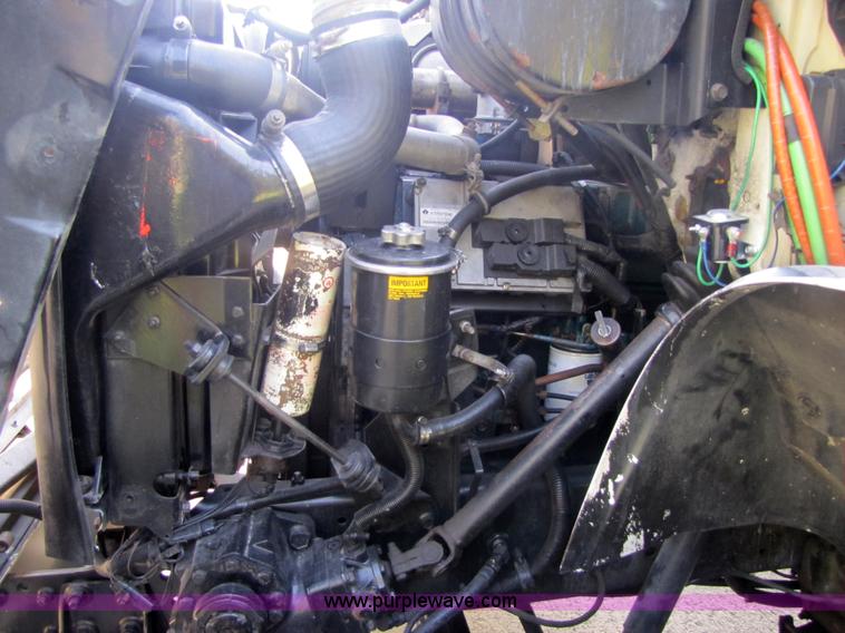 image for item 5208 1999 International 8100 semi truck