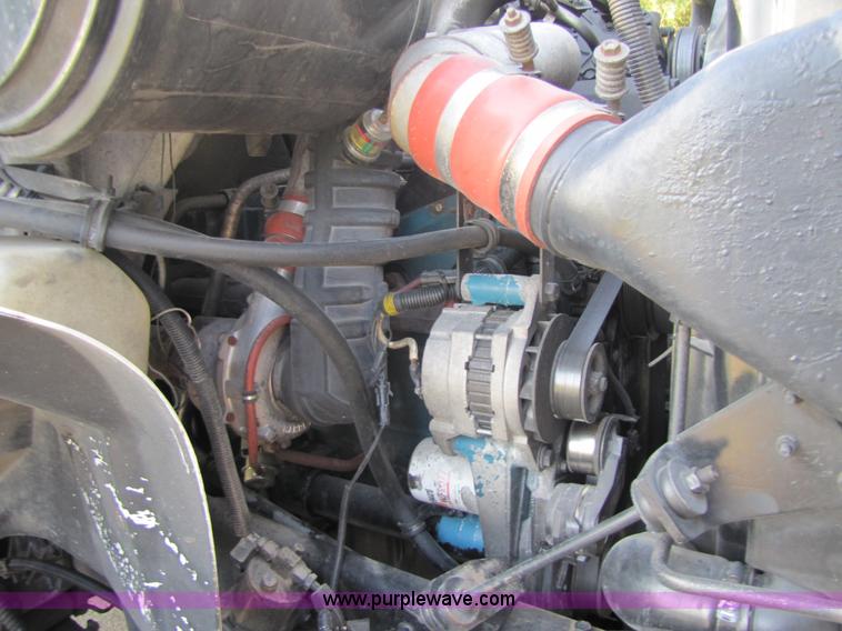 image for item 5208 1999 International 8100 semi truck