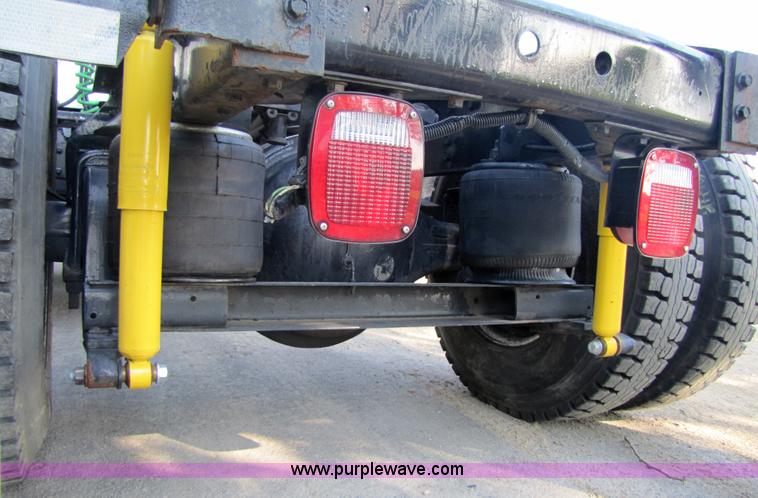 image for item 5208 1999 International 8100 semi truck