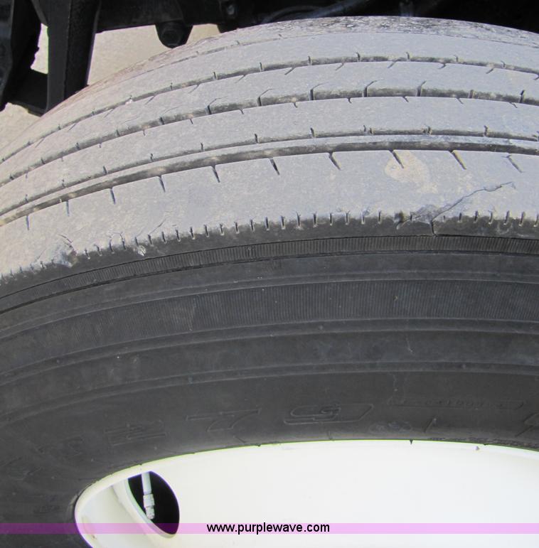 image for item 5208 1999 International 8100 semi truck