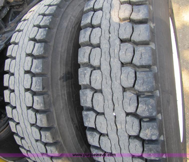 image for item 5208 1999 International 8100 semi truck