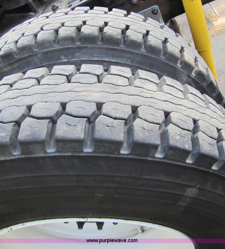 image for item 5208 1999 International 8100 semi truck