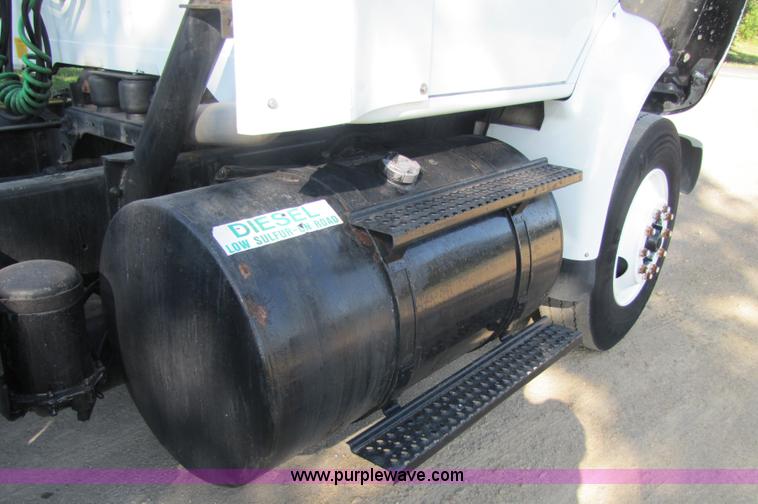 image for item 5208 1999 International 8100 semi truck