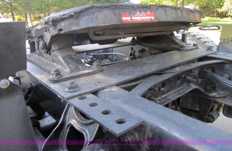 image for item 5208 1999 International 8100 semi truck