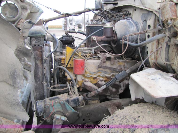 image for item 5264 1978 Ford F7000 feed tender truck