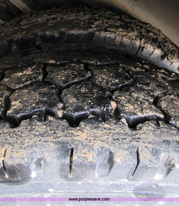 image for item 5264 1978 Ford F7000 feed tender truck