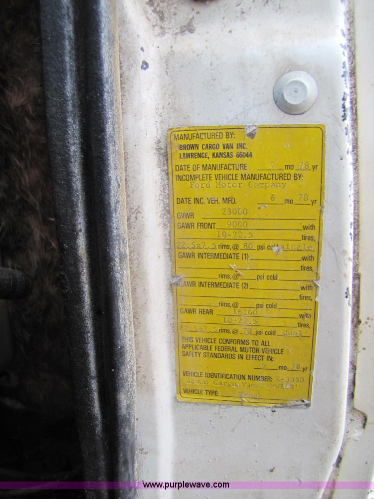 image for item 5264 1978 Ford F7000 feed tender truck