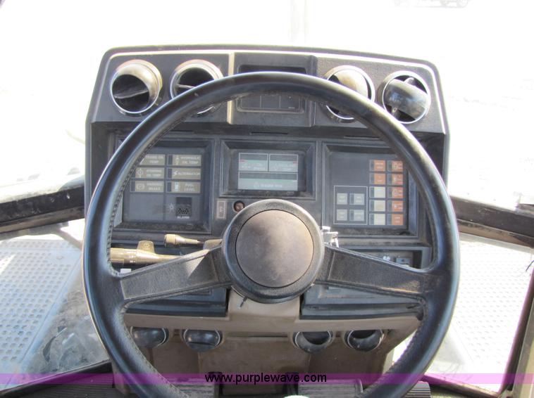 image for item 5783 1987 Cat Challenger 65 tractor