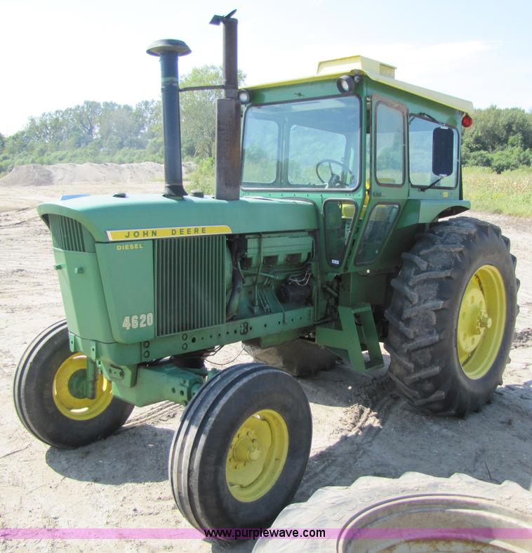 image for item 5784 1971 John Deere 4620 tractor