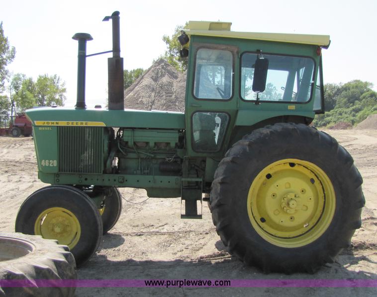 image for item 5784 1971 John Deere 4620 tractor