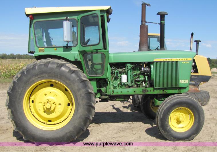 image for item 5784 1971 John Deere 4620 tractor