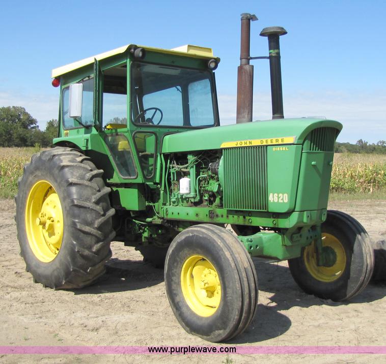 image for item 5784 1971 John Deere 4620 tractor