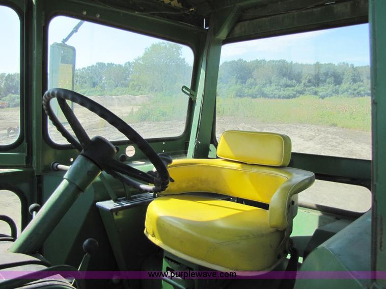 image for item 5784 1971 John Deere 4620 tractor