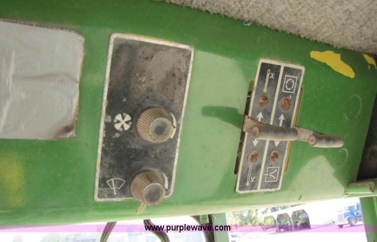 image for item 5784 1971 John Deere 4620 tractor