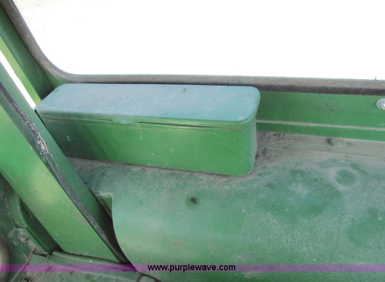 image for item 5784 1971 John Deere 4620 tractor